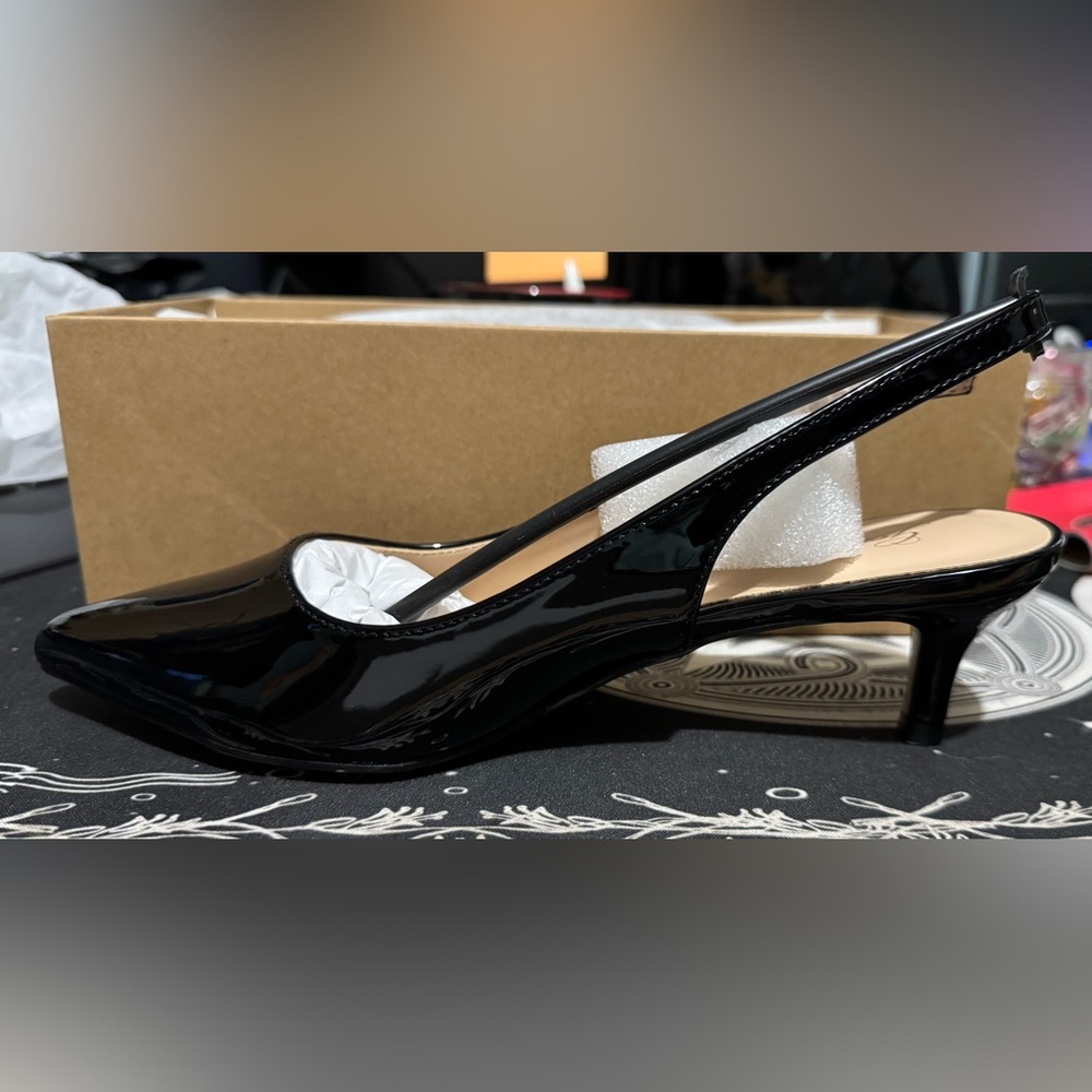 Genshuo Glossy Black Slingback Heels